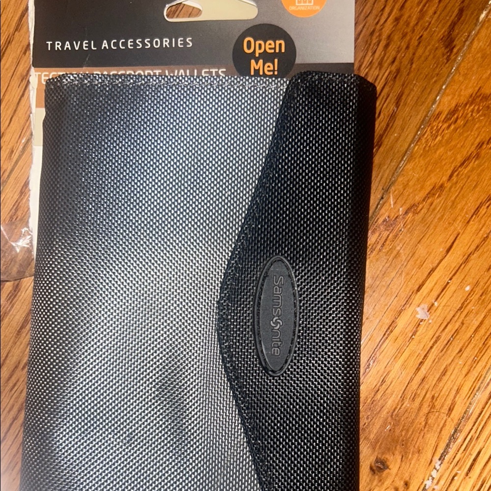 Samsonite Two-Tone Travel Wallet